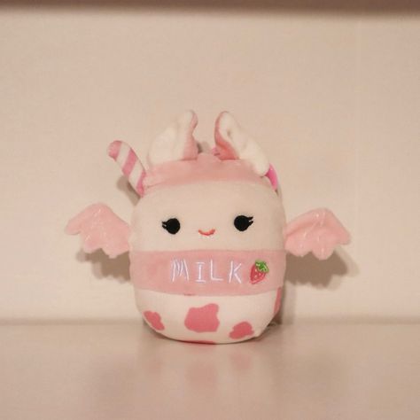 Baby Amelie The Strawberry Milk Bat Is A Custom 3.5” Squishmallow Clip. Pink Squishmallow, Bat Squishmallow, Custom Squishmallow, Stuff Animals, Cute Squishies, Kawaii Cooking, Cat Plush Toy, Cute Bat, Japan Aesthetic