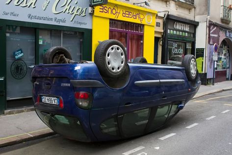 What Were These Drivers Thinking? The Worst Parking Fails Ever – Herald Weekly Bad Driving Humor, Bad Parking Job, Crazy Driver, Bad Parking, Parked Car, Parallel Parking, Bad Drivers, Car Memes Funny, Road Rage