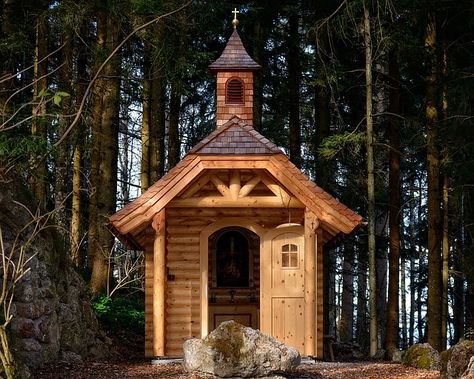 Miniature Forest Chapel complete with min-bell tower. Cool Shed Ideas, Backyard Chapel, Mini Chapel, Forest Chapel, Small Chapels, Tiny Chapel, Garden Chapel, Miniature Forest, Cool Sheds