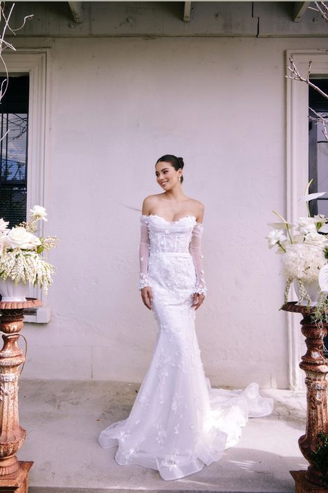 Monique — Trish Peng Trish Peng, Bridal Boxes, Relationships Love, Veil, Timeless Elegance, Off The Shoulder, Wedding Dresses, Mini Dress, Wedding Dress