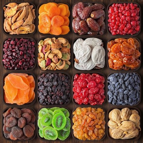 Healthy Dry Fruits, Dried Fruit Aesthetic, Dried Fruit Photography, Dry Fruits List, Mix Dry Fruits, Dry Apricot, Fruit Assortment, Food Dates, Best Dried Fruit