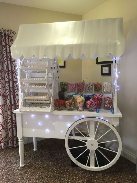 Candy Carts Ideas, Candy Booth Ideas, Sweet Cart Decoration Ideas, Diy Candy Cart How To Make, Candy Cart Design, Build Candy Cart, Candy Booth, Cake Table Backdrop, Sweet Cart