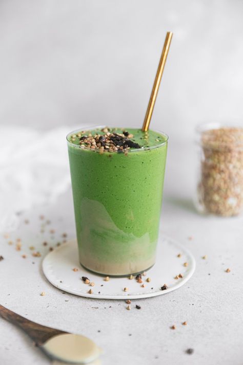 green smoothie in glass tumbler with tahini Green Smoothie Photography, Cucumber Spinach Smoothie, Drink Reference, Gut Friendly Recipes, Healthy Whole Food Recipes, Banana Vitamins, Recipes Dairy Free, Plant Based Smoothies, Natural Protein Powder