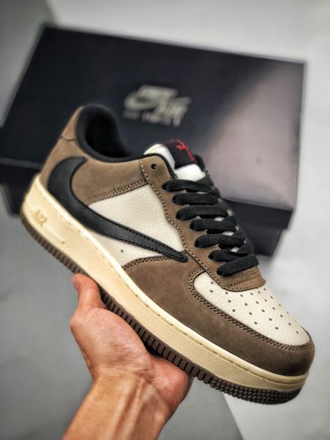 Nike Air Force 1 Hombre, Af1 Travis Scott, Customized Air Force 1, Air Force 1 Travis Scott, Jordan Air Force 1, Travis Scott Sneakers, Nike Air Force Men, Travis Scott Shoes, Nike Travis Scott