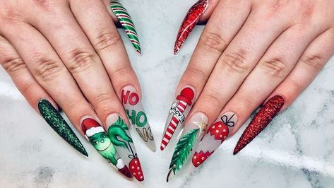 The grinch Christmas Nail Art Designs Holiday Movies, Cute Christmas Nails, Winter Nails Acrylic, Nails Aesthetic, Nails Winter, Mean Green, Cute Acrylic Nail Designs, Christmas Nail Art Designs, Aesthetic Winter