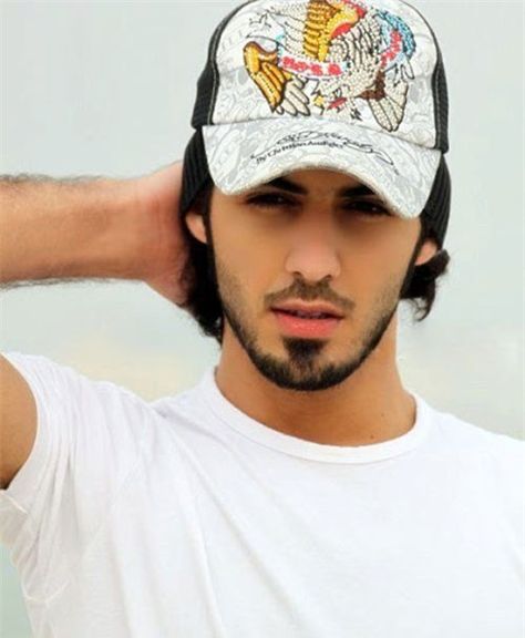 omar borkan al gala Omar Borkan Al Gala, Omar Borkan, Arab Men Fashion, Arab Men, Outfit Trends, Picture Outfits, Most Beautiful Man, Beard Styles, Pretty Men