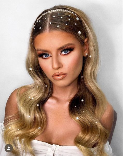 Sleek Prom Hair, Grad Hairstyles, Transparent Fish, Event Hairstyles, Balayage Blonde, Halo Hair Extensions, Halo Hair, Wedding Hair Inspiration, Hair Flip