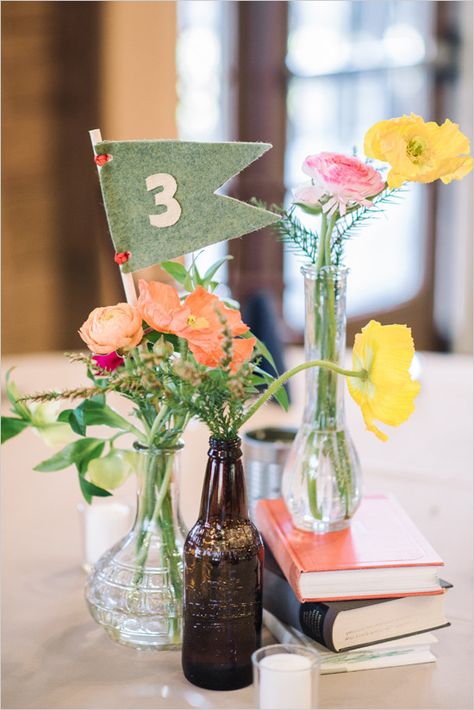 Moonrise Kingdom Wedding, Summer Camp Style, Vintage Wedding Cake Table, Wedding Table Layouts, Vintage Wedding Centerpieces, Summer Camp Wedding, Pennant Flags, Simple Centerpieces, Camp Style