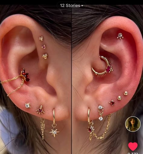 Ear Piercing Layout Ideas, Witchy Piercings Ear, Space Ear Piercings, Space Themed Ear Piercing, Ear Stacking Ideas, Celestial Ear Curation, Celestial Ear Stack, Ušný Piercing, Ear Stacks