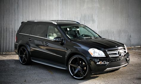 Lexani Wheels, the leader in custom luxury wheels. Mercedes GL450 on R-Four Custom Finish Mercedes Glk 350, Ford Van Conversion, Mercedes Cl63, Mercedes Benz R Class, Mercedes Glk, Benz Suv, Mercedes Benz Gl Class, Mercedes Gl450, Custom Mercedes