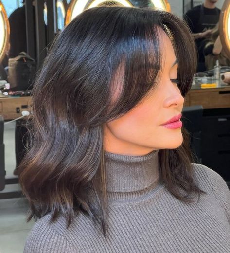 Collar Bone Length Hair With Curtain Bangs Straight, Haircuts Bangs Medium, Shoulder Length Bob Haircut With Bangs, Bangs On Medium Length Hair, Collarbone Haircut With Layers, Short Layered Brown Hair, Medium Bangs Haircut, Shoulder Length Hair With Side Bangs, Short Brown Hair Bangs