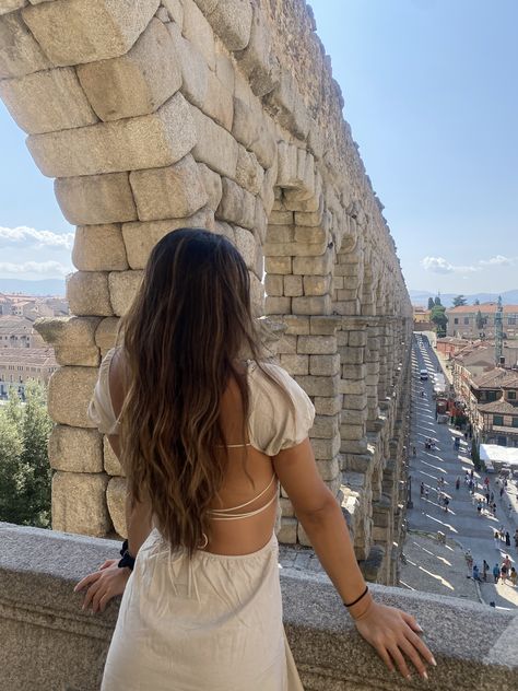 Spain travel europe aesthetic Segovia dress hair inspo Spain Inspo Pics, Europe Inspo Pics, Spain Picture Ideas, Spain Photo Ideas, Madrid Spain Aesthetic, Travel Europe Aesthetic, Spain Girl, Salou Spain, Spain Travel Outfits