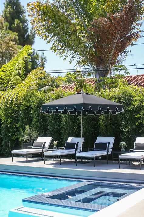 Black Outdoor Umbrella with White Trim and Black Pool Loungers - Transitional - Pool Pool Area Decorating Ideas, Pool Cabana Ideas, Cabana Design, Pool Loungers, California Pools, Black Pool, Outside Pool, Pool Areas, Pool Umbrellas