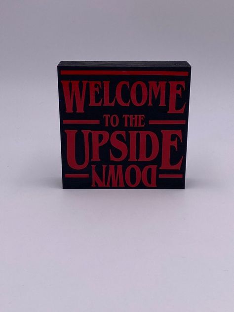 Stranger Things Halloween Party, Nerdy Decor, Stranger Things Theme, Stranger Things Gifts, Cubicle Design, Unique Small Tattoo, Retro Games Room, Stranger Things Halloween, Small Tattoos Simple