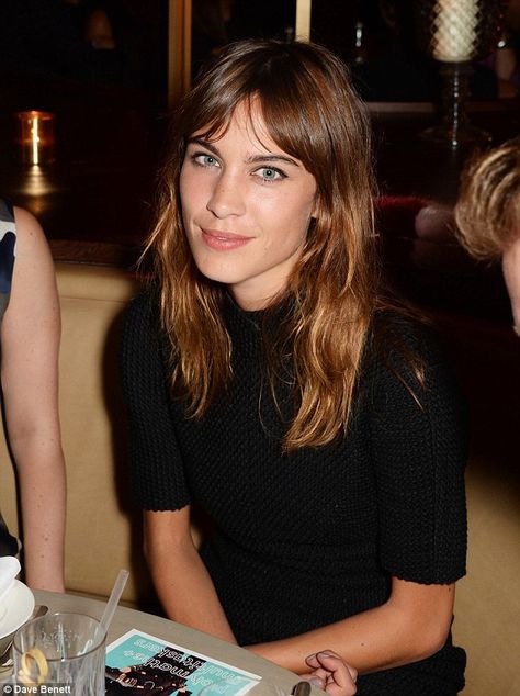 Trendsetter: Alexa Chung looked radiant in a woollen dress and natural make-up at the Business of Fashion party held at The London EDITION on Sunday night Medium Length Fringe, Alexa Chung Hair, Short Hair Highlights, Alexa Chung Style, Hair Medium, Penteado Cabelo Curto, Brown Blonde Hair, Looks Black, Hair Envy