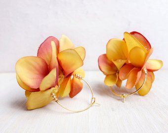 Hoop Earrings With Beads, Flower Earrings Diy, Satin Flowers Diy, Earrings With Beads, Fur Keychain, Earrings Beads, Polymer Clay Jewelry Diy, Artificial Silk Flowers, Earrings Diy