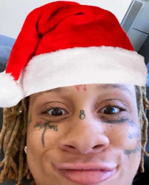 Rappers Christmas, Trippie Red Gif, Cursed Reaction Images, Trippie Red, Holiday Memes, Relationship Goals Tumblr, Irl Pfp, Christmas Pfp, Banner Gif