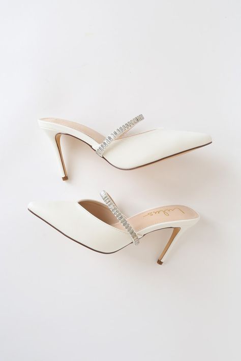 Rhinestones Clothes, White Mules Heels, Dream Wedding Shoes, White Mules, Pointy Pumps, Fashion Shoes Heels, Wedding Pumps, Shoes Heels Classy, Pointy Toe Heels