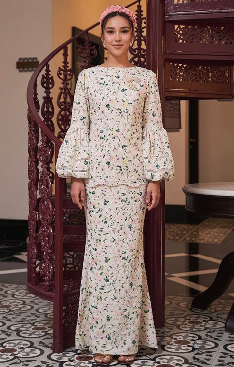 Design Baju Kurung Fashion 2022, Fashion Baju Kurung 2023, Modern Kurung Design, Baju Kurung Moden Style 2023, Kurung Moden Design 2022, Baju Kurung Moden Style Simple, Design Baju Raya 2023, Baju Raya Ideas Modern 2023, Baju Kurung Fashion Modern