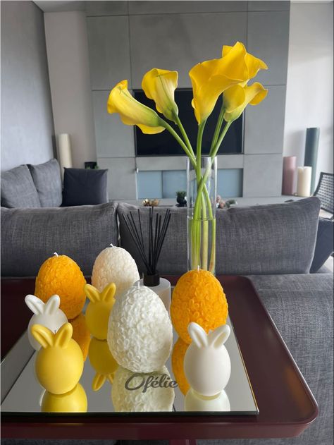 Yellow eggs. Eggs candles, bunny egg candle, yellow flowers. Sculpture Candles, Chanel Candles, Easter Decoration Ideas, Bunny Candle, Egg Candle, Big Rangoli, Eggs Flowers, Big Rangoli Designs, Bunny Egg