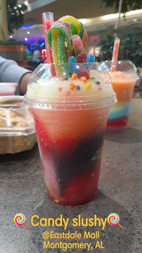 Slushy Alcohol Drinks With Candy, Candy Slushies, Slushies Aesthetic, Slushy Drinks, Slushie Recipe, Mexican Snacks, Candy Drinks, Sleepover Food, Smoothie Drink Recipes