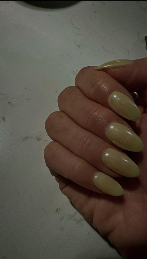 Nail inspo Yellow Pearl Nails, Aesthetic Yellow Nails, Nail Editorial, 23 Nails, June Aesthetic, Glazed Nails, Aesthetic Yellow, Hello Nails, Yellow Pearl