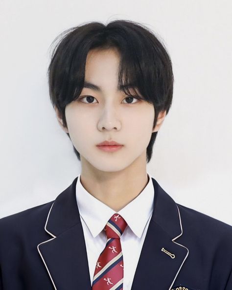 yang jungwon ID enhypen kpop Kpop Student Id Photo, Jungwon Long Hair, Jungwon Id, Kpop Id Picture, Kpop Id, Enhypen Yang Jungwon, Pass Photo, Id Picture, School Id