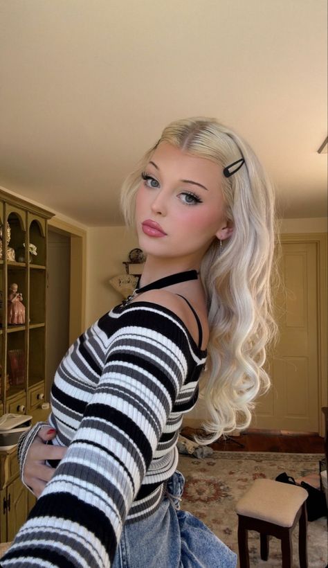 Loren Gray Instagram, Becoming Myself, Divine Feminine Art, Blake Gray, Gray Instagram, Amelia Gray, Loren Grey, Sam Colby, Girl Y2k