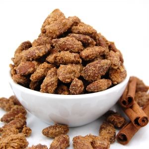 Cinnamon Roasted Almonds Cinnamon Sugar Almonds, Cinnamon Roasted Almonds, Cinnamon Almonds, Roasted Almonds, Almond Recipes, Yummy Snacks, Appetizer Snacks, Just Desserts, Appetizer Recipes