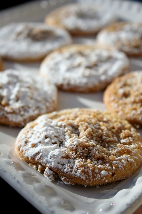 NY Crumb Cake Cookies — CakeSpy Crumb Cake Cookie Recipe, Crumb Cake Cookies, Crumb Cookies, Crumble Cookie, Crumb Cake Recipe, Best Sweets, Coffee Cookies, Roll Cookies, Crumb Cake