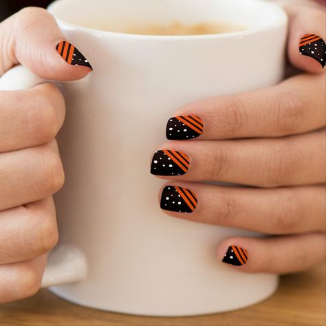 Fun Black Fall/Halloween Nails with Orange Stripes Minx Nail Art #halloweendecorations #halloweennails #halloweencostumeideas #halloweendecor #halloweenpartyideas #halloweendecorationsindoor Nails With Orange, Fall Halloween Nails, Spider Webs Halloween, Nails For Beginners, Holloween Nails, Halloween Acrylic Nails, Dot Nail Art, Minx Nails, Polka Dot Nails