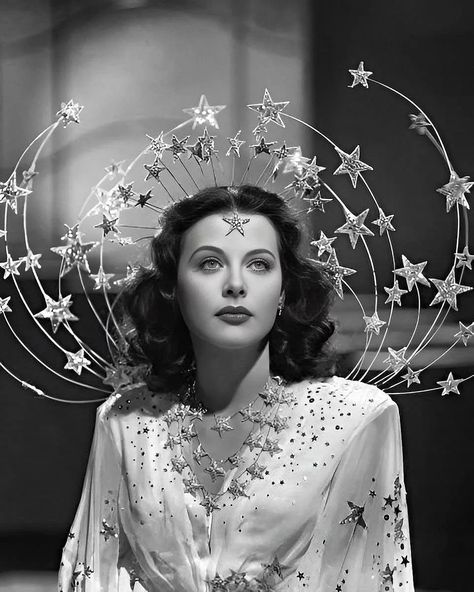 #⭐️ Hedy Lamarr in "Ziegfeld Girl" (1941).. #🌟 #hedylamarr #ziegfeldgirl #1941 #themostbeautiful #amazingbeauty #iconicstar #beautyicon #closeup #amazing #💋 #hollywoodlegend #1940smovies Hedi Lamarr, Ziegfeld Girls, Hedy Lamarr, Hollywood Icons, Hollywood Legends, Native American History, Star Jewelry, Beauty Icons, Golden Age Of Hollywood