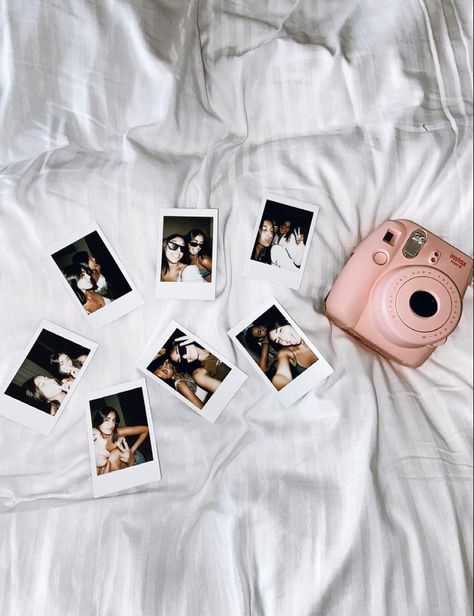 Fujiflim&vacation& best👭 Fujifilm Instax Mini Ideas, Instax Mini Ideas Display, Instax Mini Ideas, Friend Vacation, Mini Ideas, Birthday Idea, White Blanket, Fujifilm Instax, Instax Mini