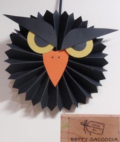 Halloween Forest, Bricolage Halloween, Fall Owl, Halloween Paper Crafts, Paper Owls, Halloween Games For Kids, Halloween Owl, Adornos Halloween, Owl Eyes