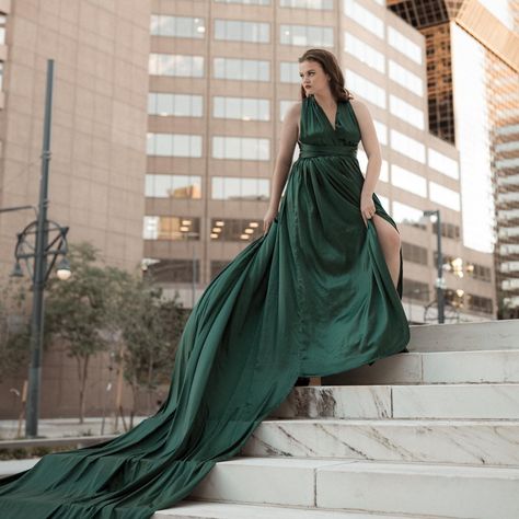 The Green Flying Gown💚 Fits all sizes 0-22. Completely adjustable top with an elastic waistband and a 20-foot train. $70 local rental, $100 out-of-state rental. Shipping included! Perfect for maternity! DM to rent or inquire at the link in our bio. #TravellingGowns #ootd #fashionista #eveninggown #makeup #fashionstyle #eveningdress #rent Evening Gowns, Evening Dresses, Ootd, Train, Elastic, Makeup, Green, Make Up