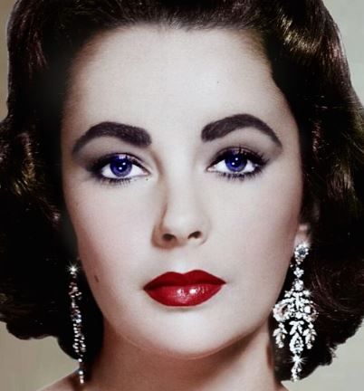 Elizabeth Taylor Eyes, 2016 Makeup Trends, 1950s Makeup, 50s Makeup, Elizabeth Taylor Jewelry, Pin Up Makeup, 50s Hairstyles, Celebrity Recipes, Violet Eyes