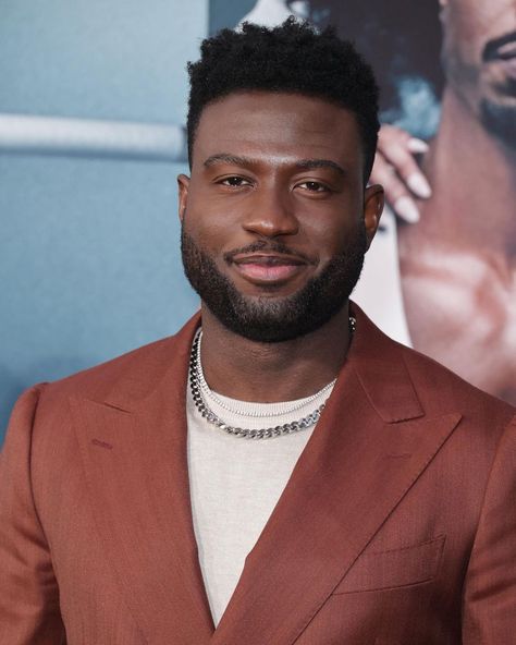 Sinqua Walls (@sinquawalls) | Instagram Sinqua Walls, The Bros, Short Bio, Black Actors, Pull Ups, Future Husband, Rappers, In The Heights, Actors