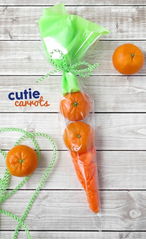 Cutie Carrots. These are such a wonderful candy free alternative for gift giving this spring and Easter! Rabbit Houses, Easy Easter Treats, Easter Snacks, Diy Easter Gifts, Easter Basket Diy, Free Candy, Easter Gift Baskets, Diy Spring, Easter Time