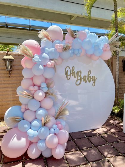 Reveal Ideas Gender, Gender Reveal Decor, Gender Reveal Baby Shower Themes, Baby Gender Reveal Party Decorations, Pregnancy Gender Reveal, Gender Reveal Games, Idee Babyshower, Gender Reveal Party Theme, Gender Reveal Themes