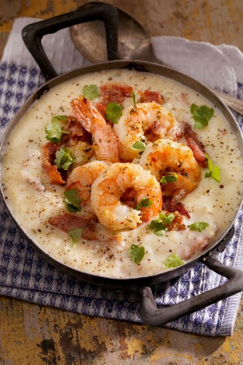 Ina Garten is an extremely well-known chef and television personality who throughout the course of her career has developed a wide range of mouthwatering Ina Garten Shrimp, Southern Shrimp And Grits, Shrimp N Grits Recipe, Grits Recipe, Shrimp And Grits, Southern Dishes, Southern Cuisine, Comfort Food Southern, Southern Cooking