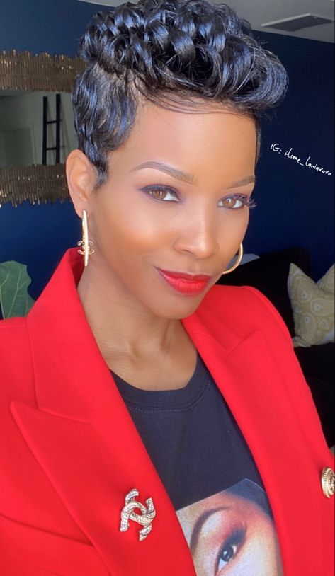 Short Hairstyles For Black Women Over 50, Low Hairstyle, Scary Halloween Makeup Looks, Scary Halloween Makeup, Short Platinum Blonde Hair, Best Haircuts For Women, Finger Waves Short Hair, Short Relaxed Hairstyles, Black Hair Short Cuts