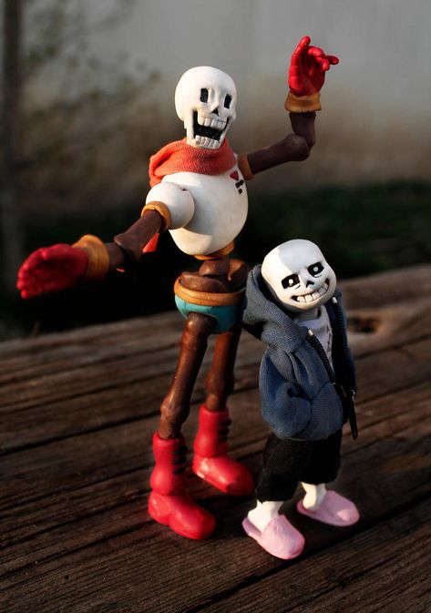 Handmade Skelebro Dolls! by Zhamka Undertale Papyrus, Papyrus Undertale, Undertale Cosplay, Action Figures Anime, Undertale Comic Funny, Undertale Sans, Undertale Funny, Undertale Cute, Undertale Drawings