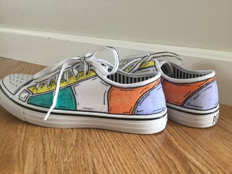 Easy Shoe Painting Ideas, Sharpie Canvas, Boty Converse, Custom Tennis Shoes, Canvas Shoes Diy, Sharpie Shoes, Shoe Painting, Best White Sneakers, Painted Sneakers