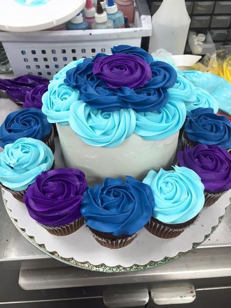 Frosting Flowers, Rosette Cake, Mothers Day Cake, Cupcake Cake Designs, Cupcake Bouquet, Different Cakes, Cupcake Designs, Floral Cake, Cake Decorating Tutorials