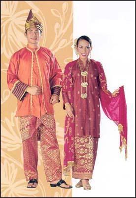 Malaysia Malay Wedding Dress, Siti Nurhaliza, Filipino Clothing, Asian Clothing, Malay Wedding, Burma Myanmar, Retro Theme, China Patterns, Traditional Fashion