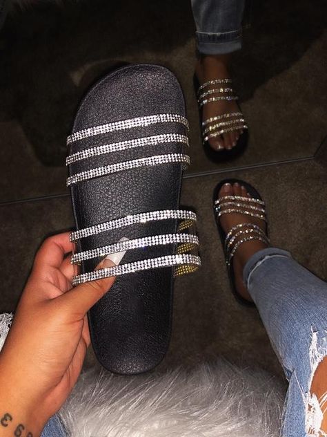 Bling Sandals, Beach Slippers, Girly Shoes, Flip Flop Slippers, Flip Flop Shoes, Outdoor Fashion, Cute Sandals, Slides Shoes, Sandals Flip Flops