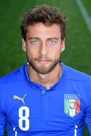 Claudio Marchisio (Italy) | The 30 Hottest Bearded Men Of The World Cup // okay, yeah, sports! Soccer Players Haircuts, Italy Team, Claudio Marchisio, Soccer Hair, Italy Soccer, Franz Beckenbauer, Men's Soccer Teams, Good Soccer Players, Soccer News