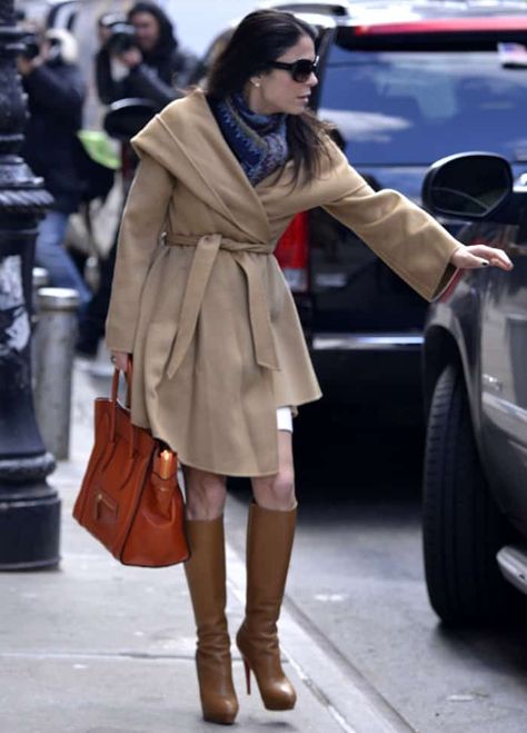 Bethenny Frankel wore a pair of tan Christian Louboutin boots while out in New York City with her publicist Louboutin Boots Outfit, Bethany Frankel Style, Louboutin Boots, Red Bottom Heels, Christian Louboutin Boots, Bethenny Frankel, Curvy Petite Fashion, Red Bottom, Fall Clothes