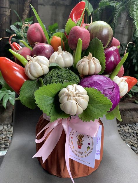 Introducing: Edible Blooms By Maye | December 2021 Vegetables Bouquet, Veg Tray, Vegetable Arrangements, Kitchen Flowers, Vegetable Bouquet, Edible Fruit Arrangements, Healthy Vibes, Decorating Food, Fruit Centerpieces