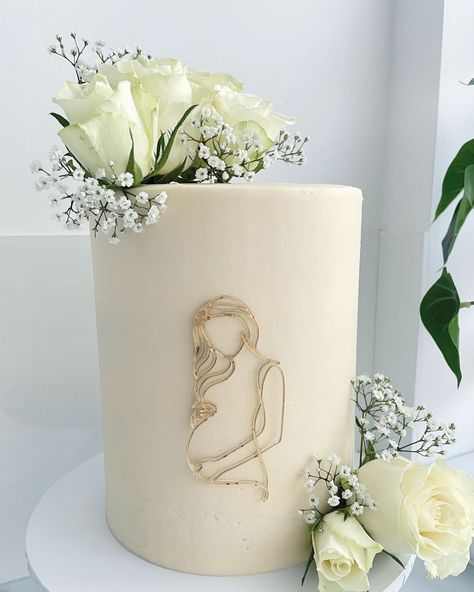 Something a little different for us 👶🏼 How gorgeous is this pregnancy silhouette acrylic charm on @stephscakestudio’s beautiful cake? 🤍 Pregnant Cake Ideas, Cake Pregnancy Announcement, Pregnancy Announcement Cake, Pregnancy Cake, Pregnancy Silhouette, Maternity Silhouette, Pregnant Cake, Baby Shower Sweets, Beautiful Cake